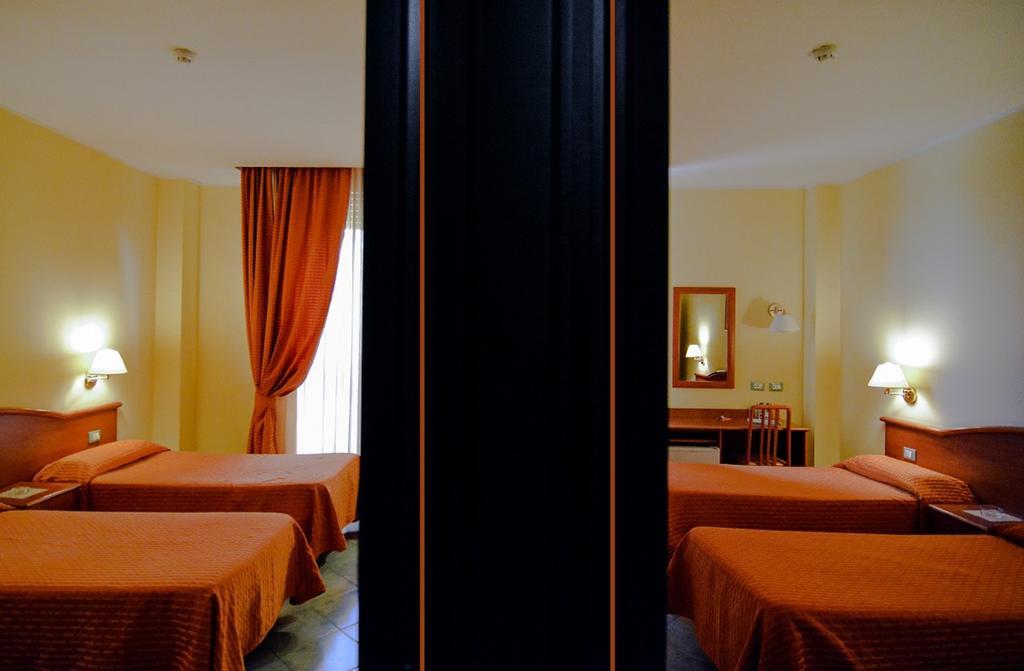Hotel Degli Amici Artena Chambre photo